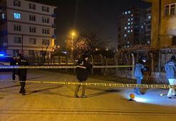 Evinin önünde 4 kişinin bıçaklı saldırısında ağır yaralandı