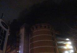 Bursa'da, katlı otoparkta yangın; 3 otomobil zarar gördü