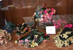 Anadolu'nun oyalı yazmaları Şadiye doktorun 40 yıllık birikimiyle sergileniyor