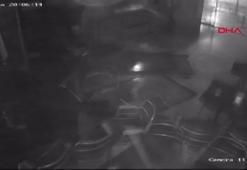 Antalya Kundu'da hortum, iş yerlerine zarar verdi; o anlar kamerada