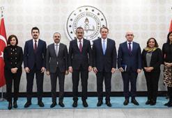 Bakan Özer, ABD Büyükelçisi Flake'i kabul etti