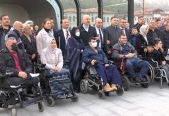 Ulaştırma Bakanı Karaismailoğlu engellilerle Kağıthane metrosunu gezdi