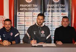 Antalyaspor, Helton Leite ile 1.5 yıllık sözleşme imzaladı