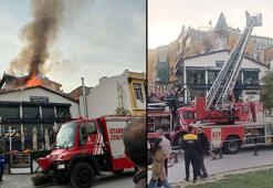 Sultanahmet'te 2 katlı binanın çatısı alev alev yandı