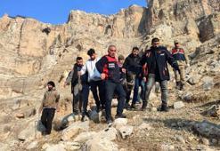 350 metre yükseklikten atlayan gencin cansız bedenine ulaşıldı