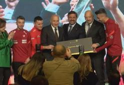 Türkiye'ye değer katan marka ve isimler ödüllendirildi