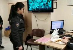 Fatih'te gözaltındaki annesine köfte ekmek getirdiğini söyledi, içinden eroin çıktı