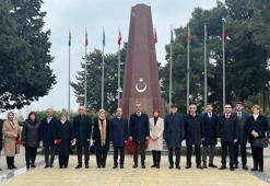 Bakan Özer, Azerbaycan’da Türk Şehitliği’ni ziyaret etti