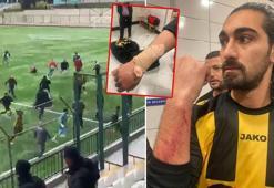 Bayrampaşa'daki amatör lig maçında taraftarlar sahaya inip futbolculara saldırdı