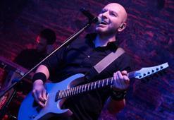 Demir Demirkan, yeni albümünü konserle tanıttı