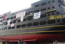 5 katlı gezi teknesi 2 günde suya indirildi