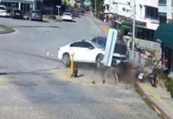 Eşi ve kendisine silahla saldıranı otomobille çarparak öldürdü; o anlar kamerada