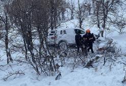 Diyarbakır’da otomobil şarampole yuvarlandı: 1 ölü 3 yaralı