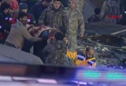 Diyarbakır'da 1 kişi göçük altından kurtarıldı