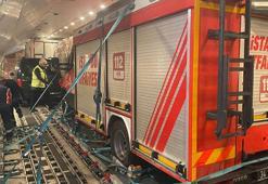 Yardım malzemesi ve ekipman taşıyan kargo uçakları İncirlik Hava Üssü'ne iniyor