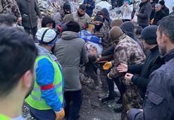 38 saat sonra enkazdan sağ çıktı