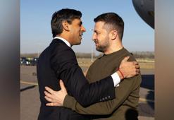 Zelenski’yi, İngiltere Başbakanı Sunak karşıladı