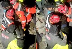 JAK ekibi, 76 saat sonra kız çocuğunu enkazdan çıkardı