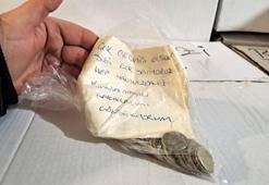 Kumbarasındaki paraları depremzedeler için bağışladı