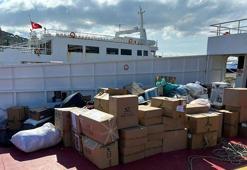 Midilli Adası'na giden gemiler, insani yardımlarla dönüyor