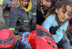 Enkazdan 99 saat sonra kurtarılırken, sevdiği şarkıyı açtırdı