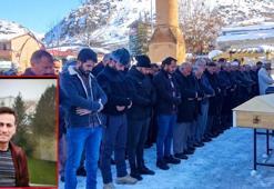 Depremde ölen şube müdürü ile anne ve babası Hakkari'de toprağa verildi