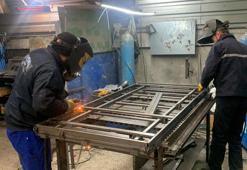 Depremzedeler için ranza üretiyorlar