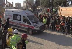 Otel enkazından 131,5 saat sonra sağ çıkarıldı