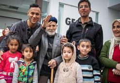 Josef de Souza Mersin'de depremzedelere moral verdi