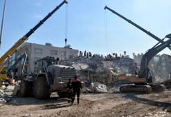 İskenderun'da 8 kişinin kurtarıldığı 'Eda Apartmanı'nda umutlu bekleyiş