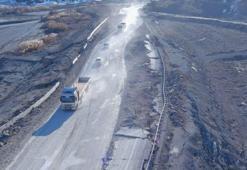 Depremin otoyollardaki tahribatı; hem yarıldı, hem çöktü