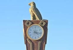 Adıyaman'da kentin simgesi Saat Kulesi'ndeki saatler 04.17'de durdu