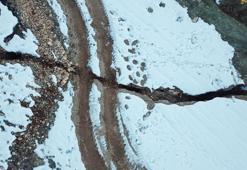 Deprem bilimciler faylarda inceleme yapıyor; Fay havadan görüntülendi