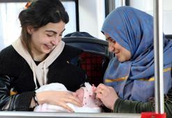 ­­­­­­­­­­Suriyeli anne, hayatlarını kurtaran hemşirenin adını bebeğine verdi