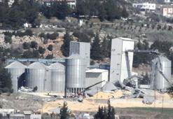 Depremde TMO'nun siloları da yıkıldı; tonlarca mısır çevreye saçıldı