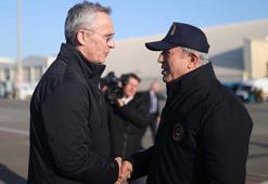 Bakan Akar, Adana'da NATO Genel Sekreteri Stoltenberg ile görüştü