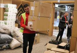 Süper Lig hakemi Ümit Öztürk, depremzedelerin yaralarını sarmak için gönüllü çalışıyor