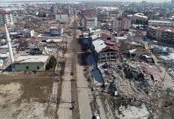 Depremde harabeye dönen mahalle dron ile havadan görüntülendi