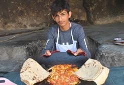 Sosyal medyada 1,3 milyon takipçisi olan Taha ile kız kardeşi depremde yaşamını yitirdi