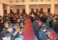 Mardin ve Batman'da Miraç Kandili'nde depremzedelere dua edildi