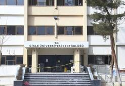 49 yıllık Dicle Üniversitesi rektörlük binası, hasar nedeniyle boşaltıldı