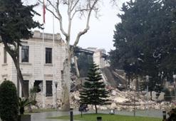 Tarihi Hatay Valilik binasının bir bölümü, 6.4’lük depremde çöktü
