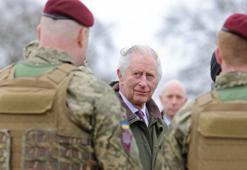 Kral 3. Charles, İngiltere’de eğitim gören Ukraynalı askerleri ziyaret etti