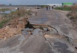 Hatay'daki depremde bazı yollar çöktü