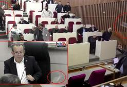 AK Parti'li meclis üyesi, Tanju Özcan'a su şişesi fırlattı