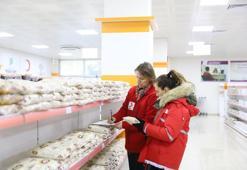 Kızılay, deprem bölgesindeki şehirlerde ücretsiz marketler açıyor