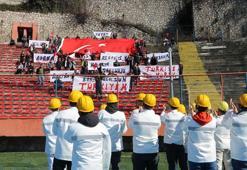 Zonguldak Kömürspor ile Karabük İdman Yurdu depremzedeler için sahaya çıktı