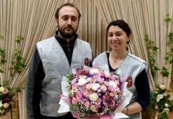 Evlenecekleri gün depremi yaşayan veteriner çift, gönüllü çalıştıkları Hatay'da mola verip, nikah kıydı
