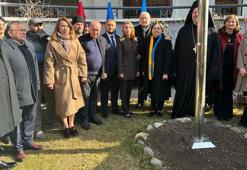 Ukrayna Büyükelçiliği'nde depremde ve savaşta ölenler için anma