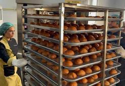 Niğde'de meslek liseliler, depremzedeler için ekmek üretiyor